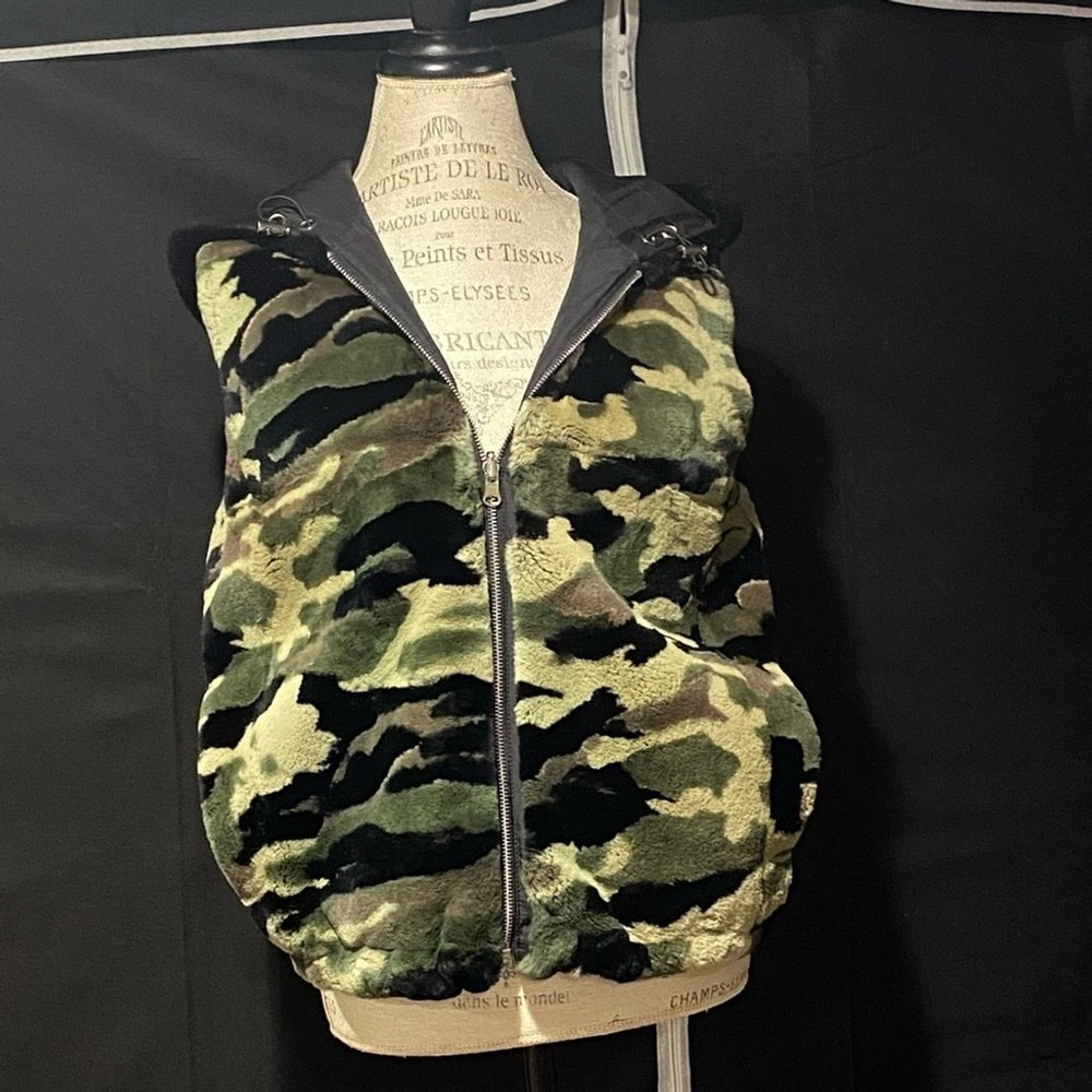 Blue Duck Reversible Hooded Puffer Vest Camo Dyed Rex Rabbit Fur Quilted Gilet L